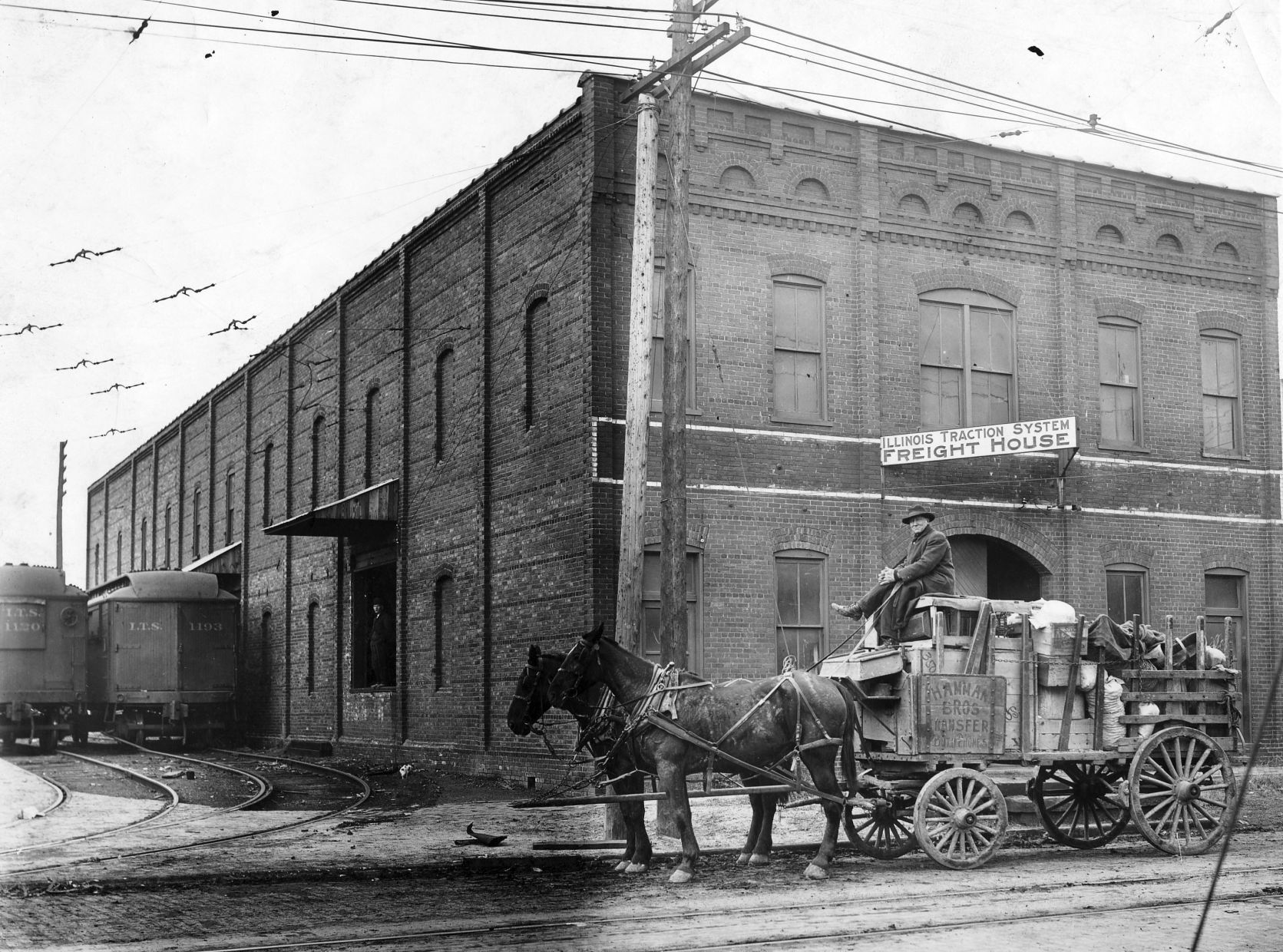 Illinois Traction freight house 1911.jpg